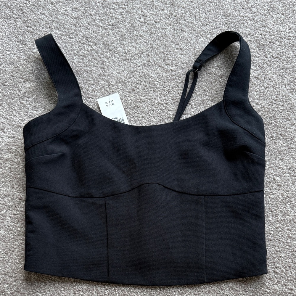 Abercrombie & Fitch Women’s Black Sleeveless Crop Top